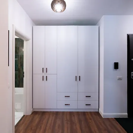 Soni Exclusive Plaza With Private Parking & Self Check-in Bukareszt