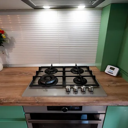 Soni Exclusive Plaza With Private Parking & Self Check-in Bucarest