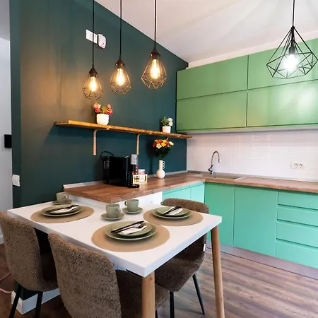 Soni Exclusive Plaza With Private Parking & Self Check-in