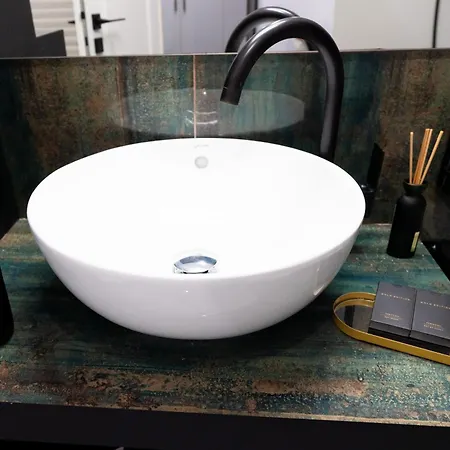 Appartamento Soni Exclusive Plaza With Private Parking & Self Check-in Bucarest