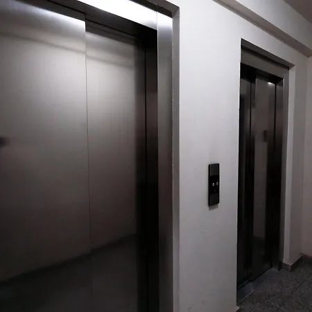 Soni Exclusive Plaza With Private Parking & Self Check-in Bukareszt