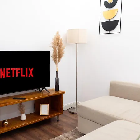 Soni Exclusive Plaza With Private Parking & Self Check-in