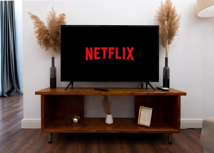 Soni Exclusive Plaza With Private Parking & Self Check-in