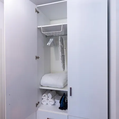 Apartman Soni Exclusive Plaza With Private Parking & Self Check-in Bukarest