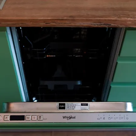 Апартаменти Soni Exclusive Plaza With Private Parking & Self Check-in *