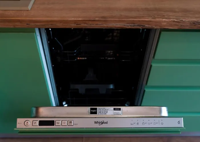 Апартаменти Soni Exclusive Plaza With Private Parking & Self Check-in *