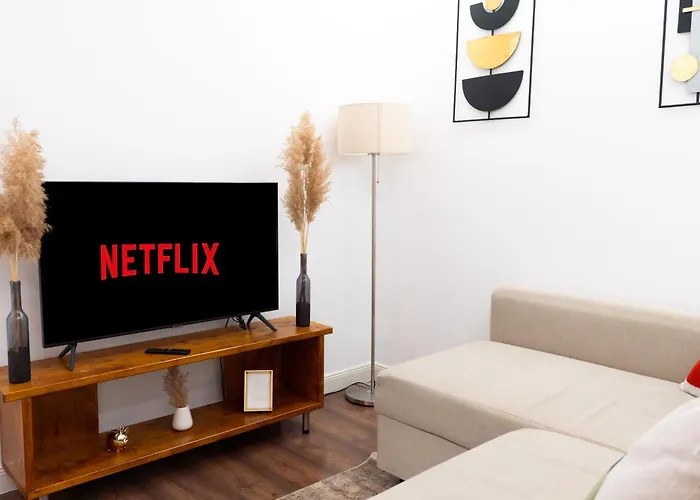 Soni Exclusive Plaza With Private Parking & Self Check-in